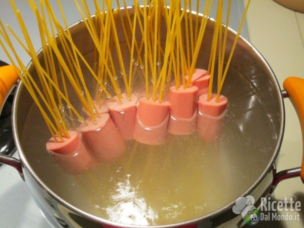 Spaghetti ai wurstel for Cucinare wurstel