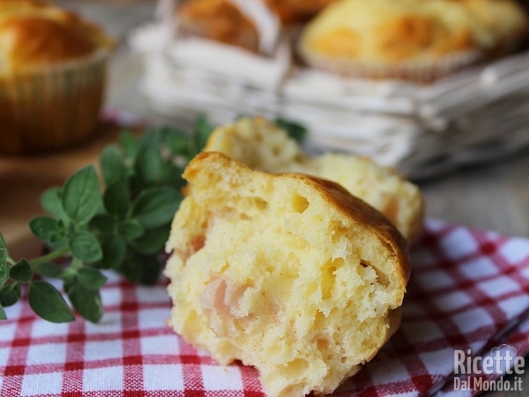 Muffin salati al prosciutto RicetteDalMondo.it