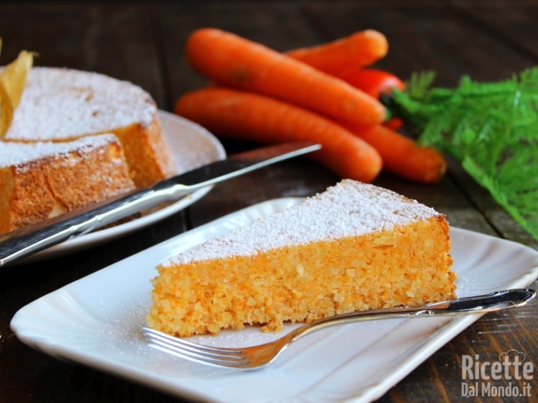 Torta di carote con soli albumi, senza grassi e glutine